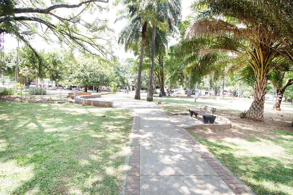 San Fernando Suite 201 - Livin Colombia Cali Bagian luar foto